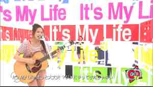 YUI – It’s My Life (CDTV 2011.02.06) Vlcsnap-2011-02-06-16h25m15s96